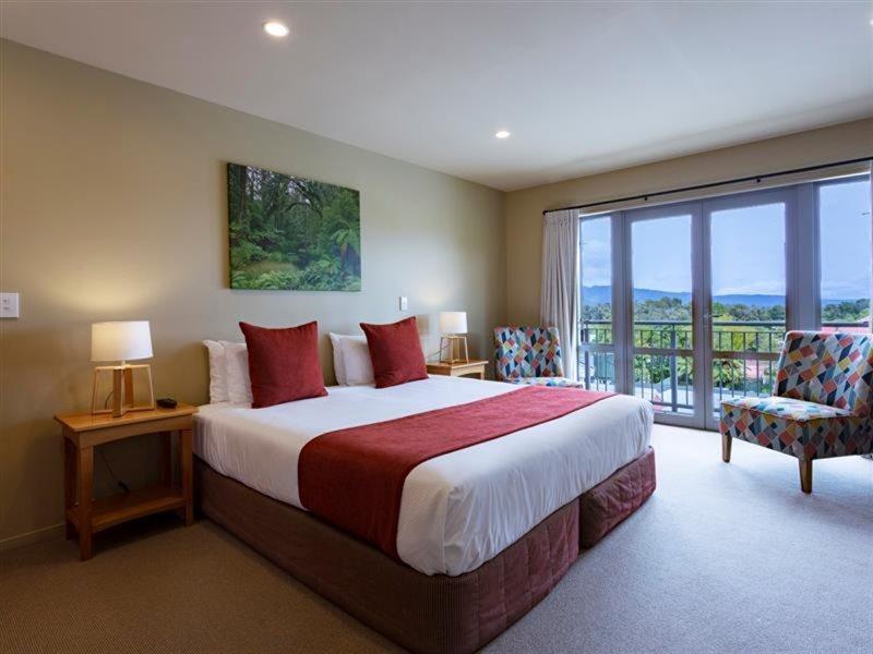 Te Weheka Boutique Hotel Fox Glacier Exteriör bild