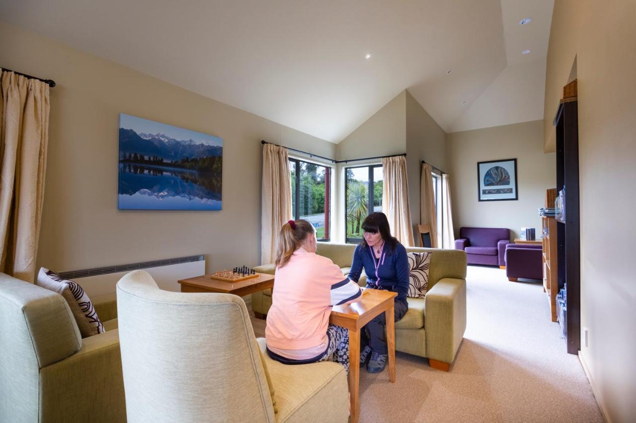 Te Weheka Boutique Hotel Fox Glacier Exteriör bild