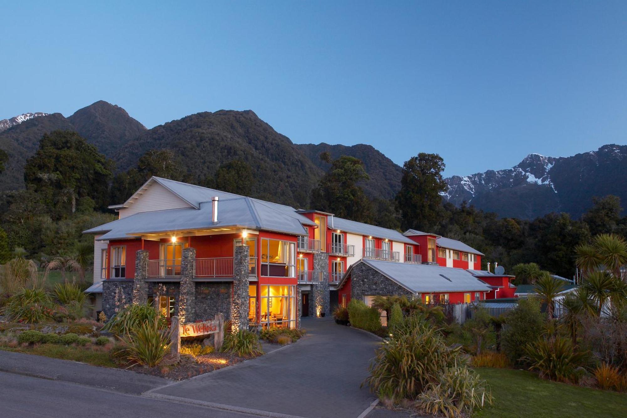 Te Weheka Boutique Hotel Fox Glacier Exteriör bild